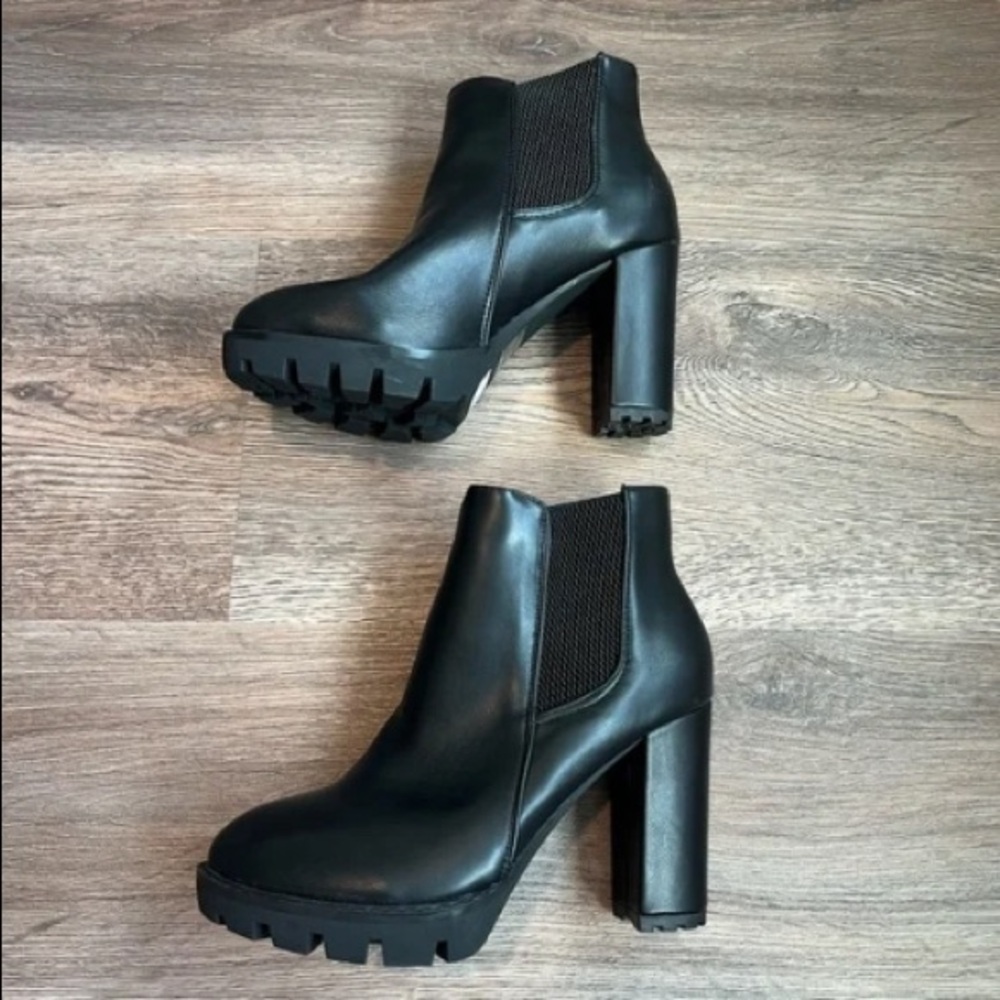 Windsor Black Ankle Boots